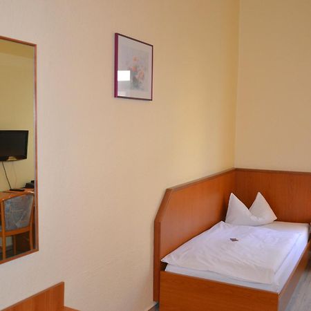Hotel Thueringer Hof Jena Room photo