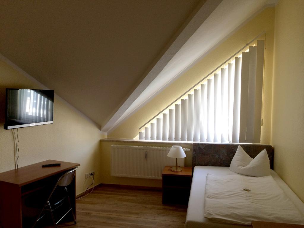 Hotel Thueringer Hof Jena Room photo