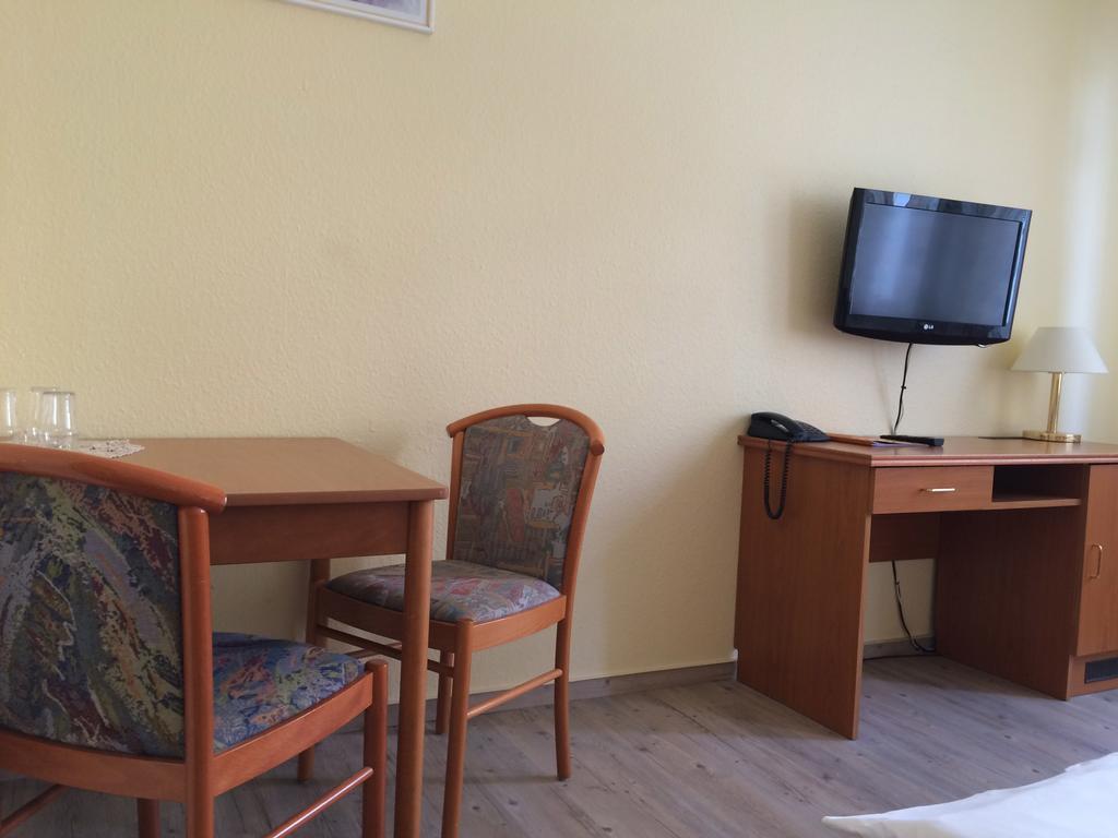 Hotel Thueringer Hof Jena Room photo