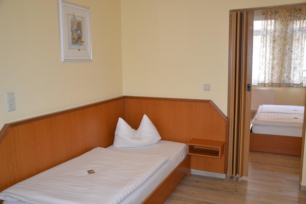 Hotel Thueringer Hof Jena Room photo